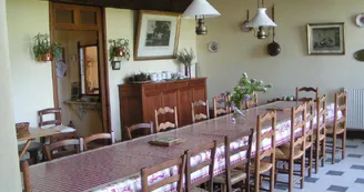 Gîte Le Logis de Saint Vallier Salle à manger