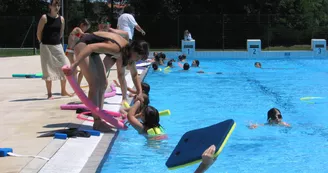 Outdoor public swimming pool of Montmoreau