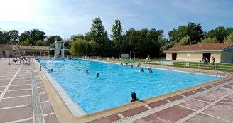 Gardes-Le-Pontaroux open-air swimming pool