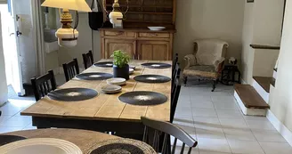 Gîte La maison de Ferme - La salle à manger Gîte La maison de Ferme - La salle à manger