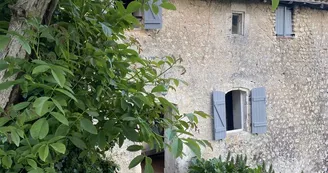 Gîte La maison de Ferme - Le chemin qui mène au gîte Gîte La maison de Ferme - Le chemin qui mène au gîte