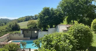 Les chauvins - Vue sur la piscine
