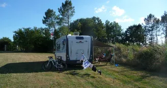 Domaine de la Valade motorhome parking area